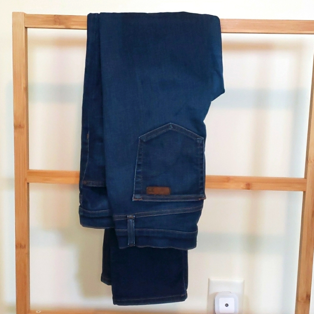 Classic straight leg mid rise Joe's jeans